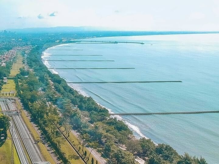 Nikmati Sajian Laut yang Menggoda di Pinggir Pantai Teluk Penyu